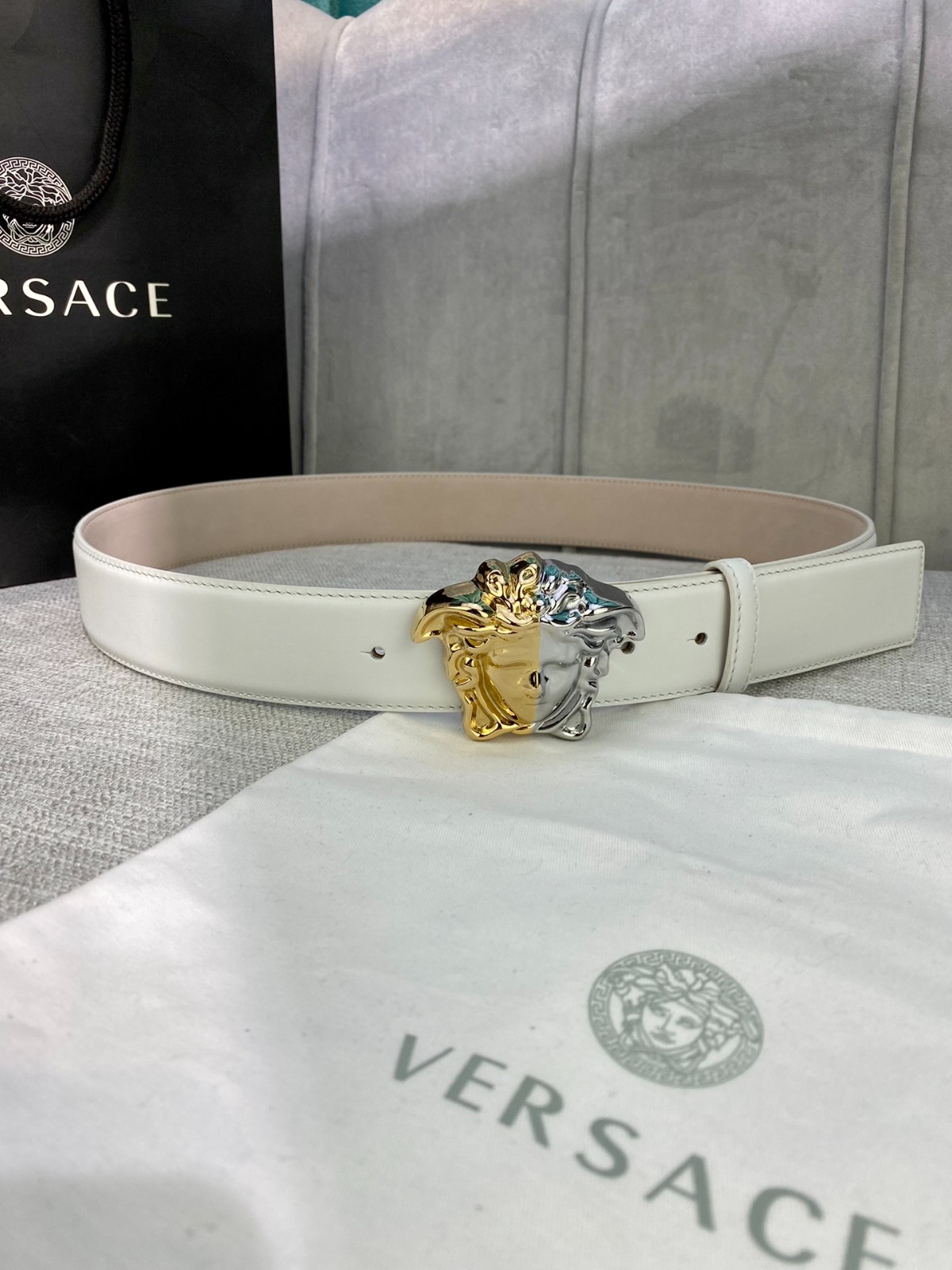 26 Ver sace Belt