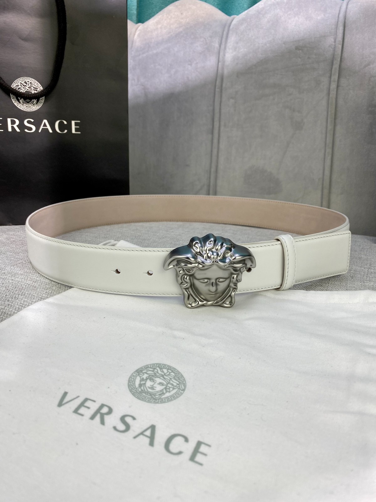26 Ver sace Belt