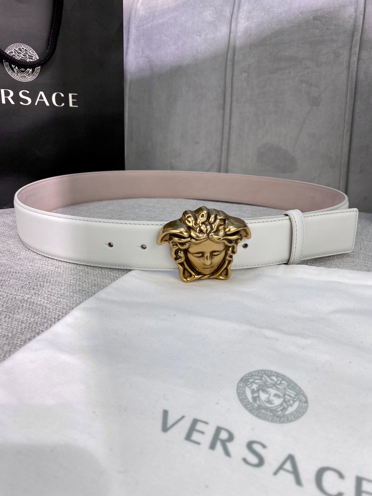 26 Ver sace Belt