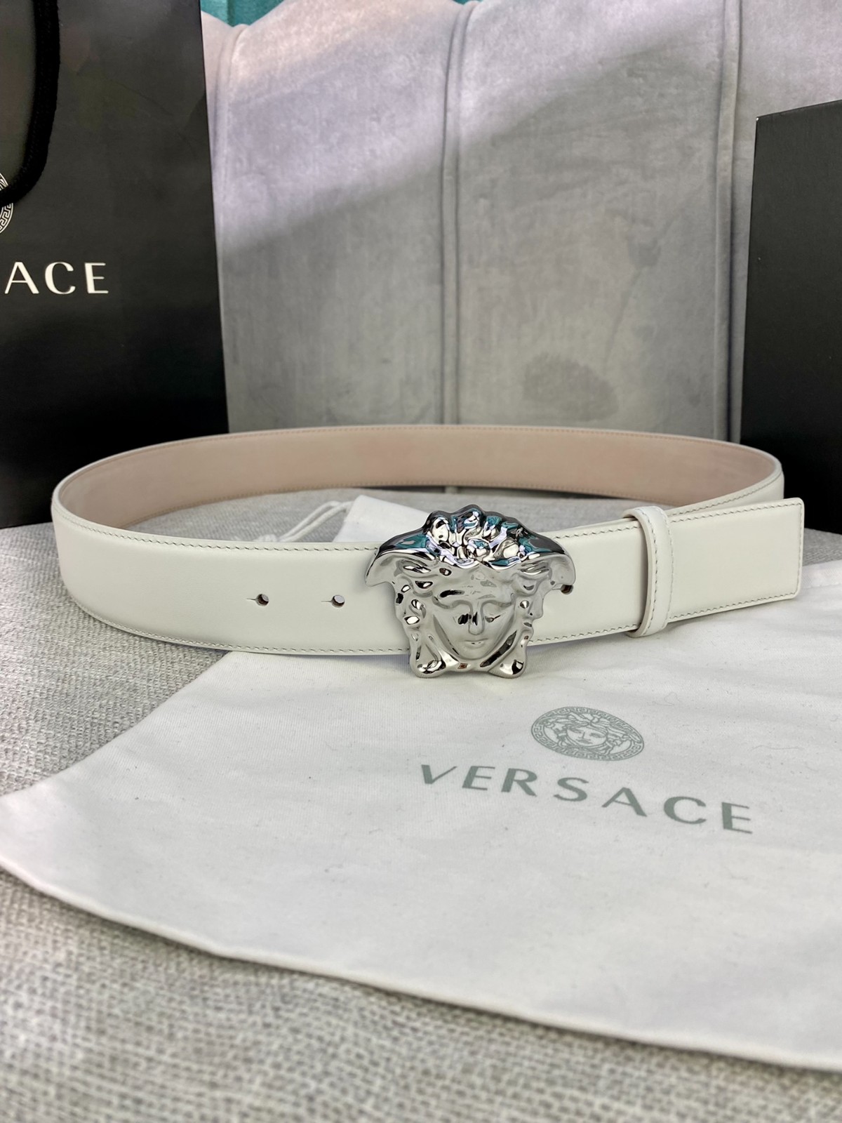 26 Ver sace Belt
