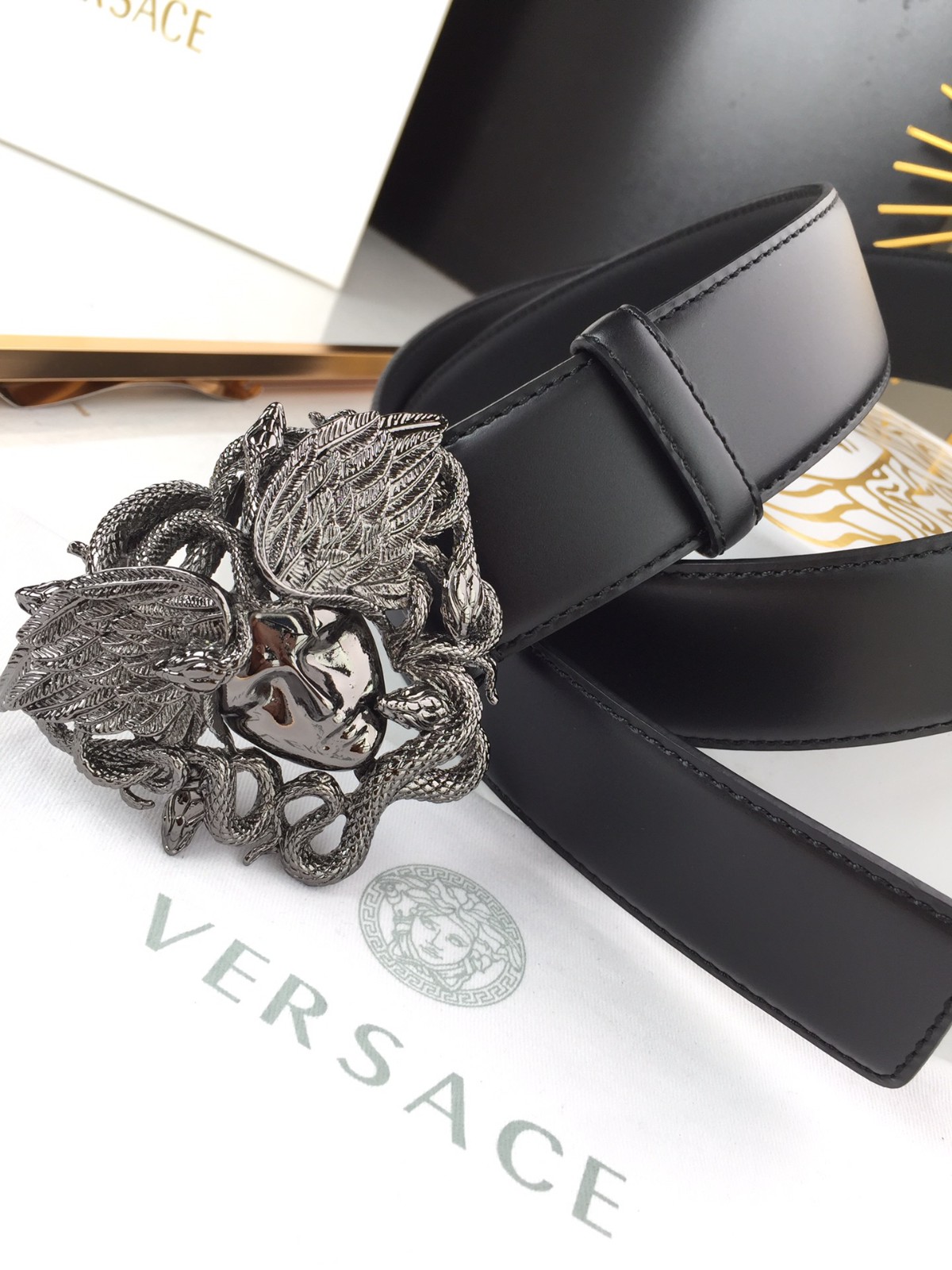 26 Ver sace Belt