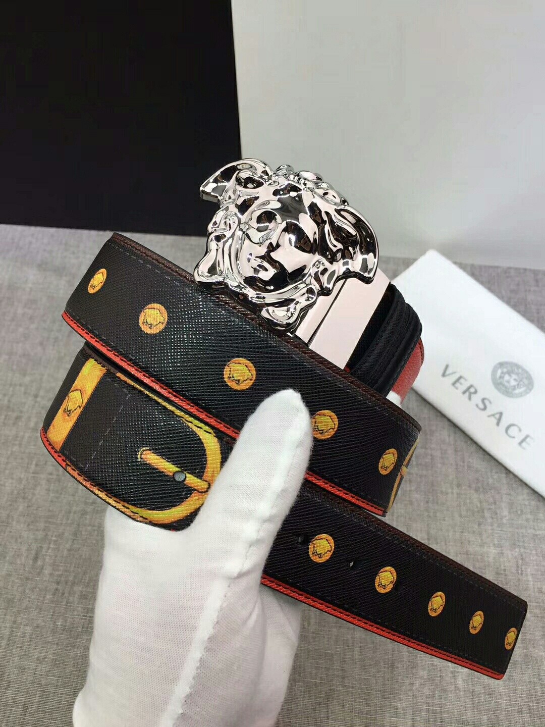 26 Ver sace Belt
