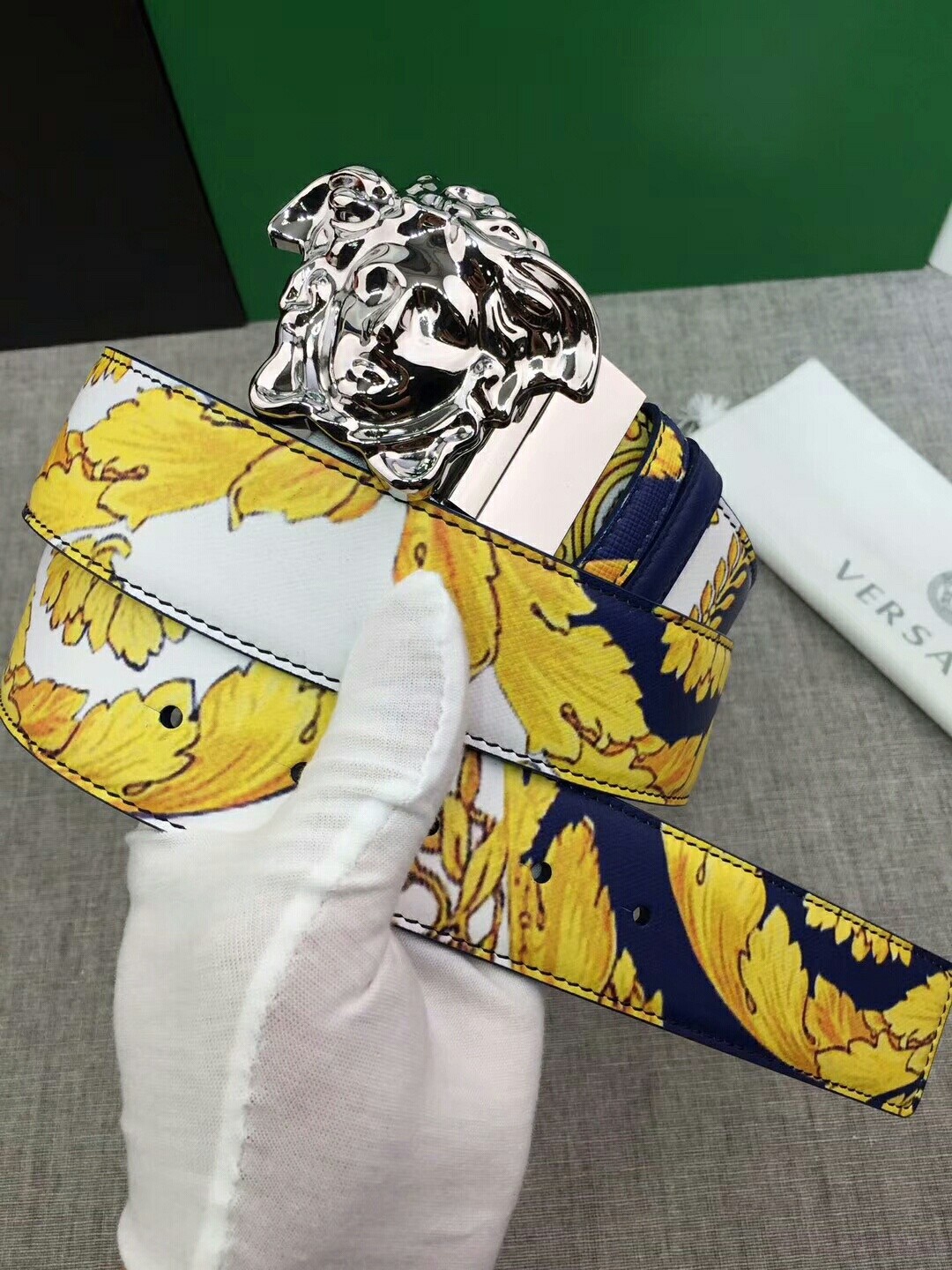 26 Ver sace Belt