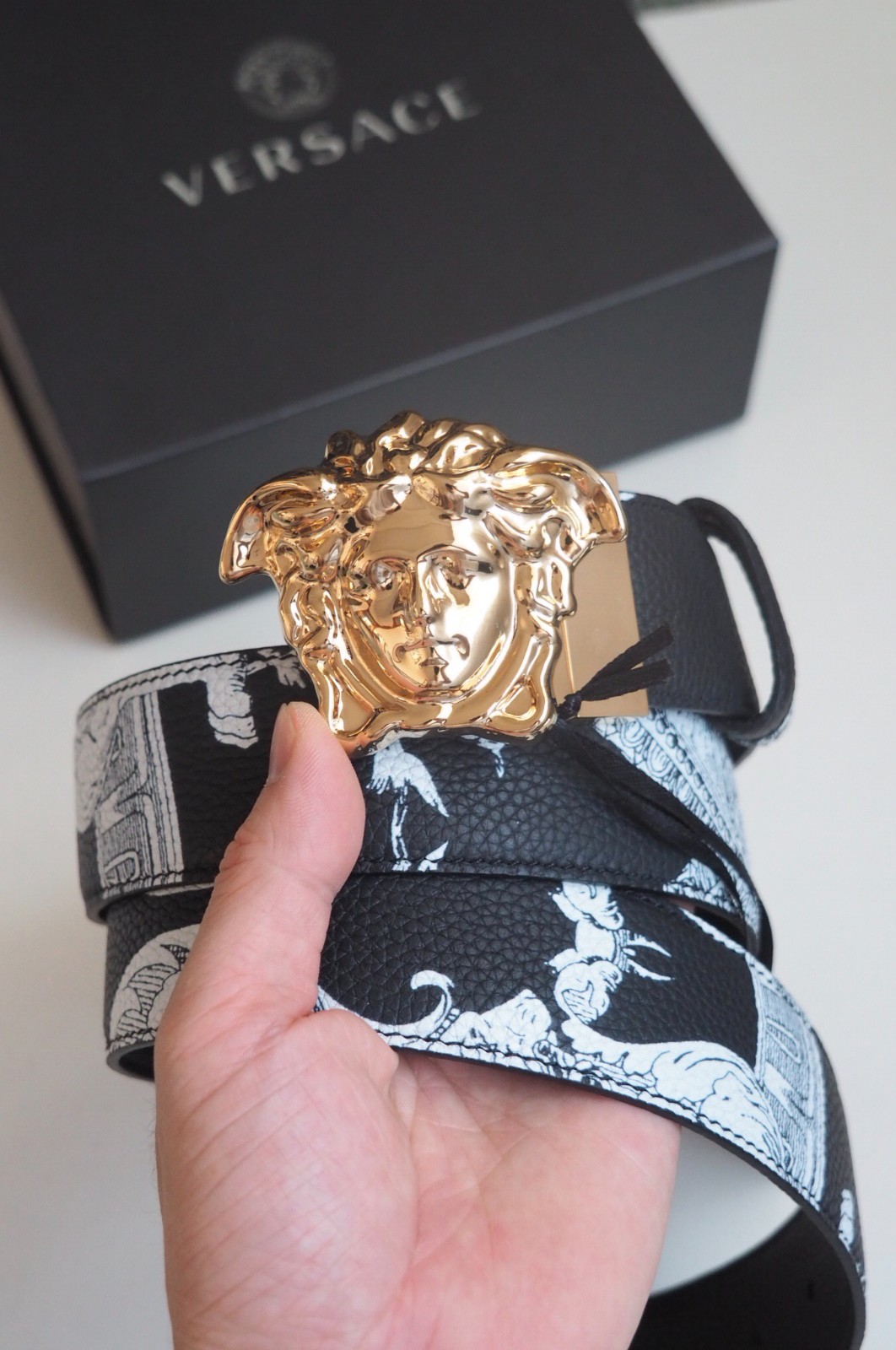 26 Ver sace Belt