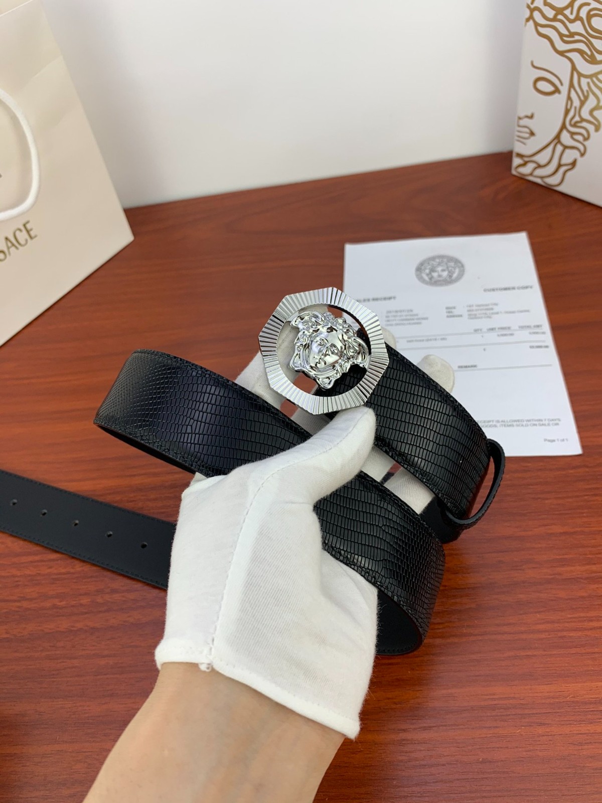 26 Ver sace Belt