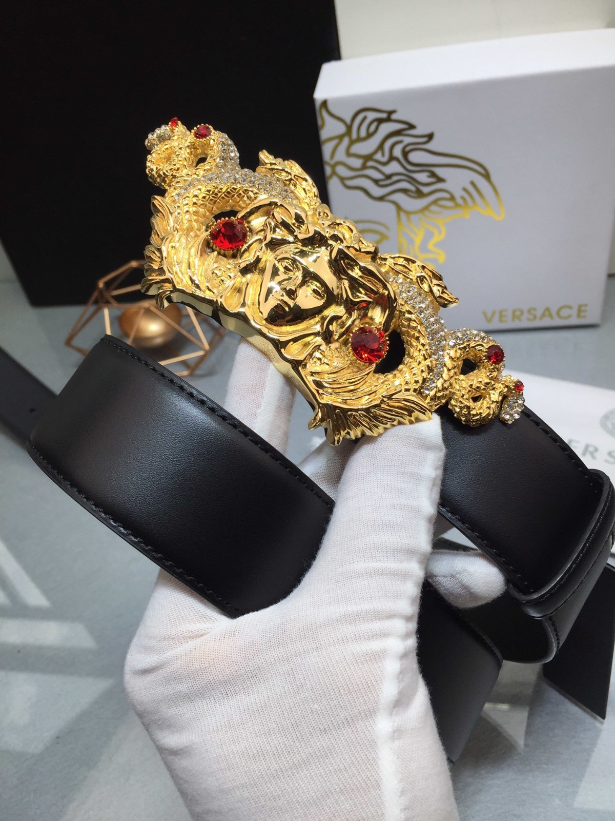 26 Ver sace Belt