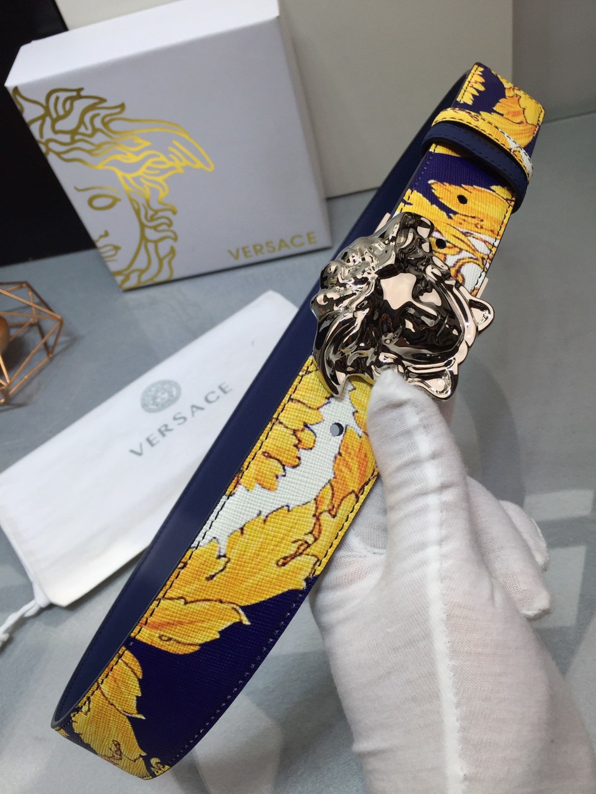 26 Ver sace Belt