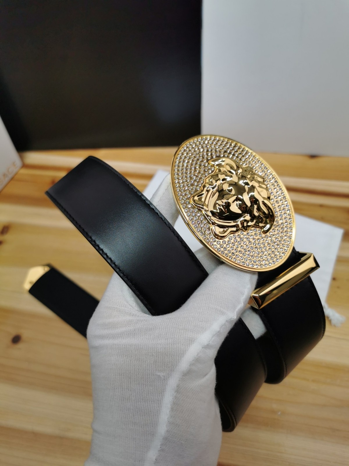 26 Ver sace Belt