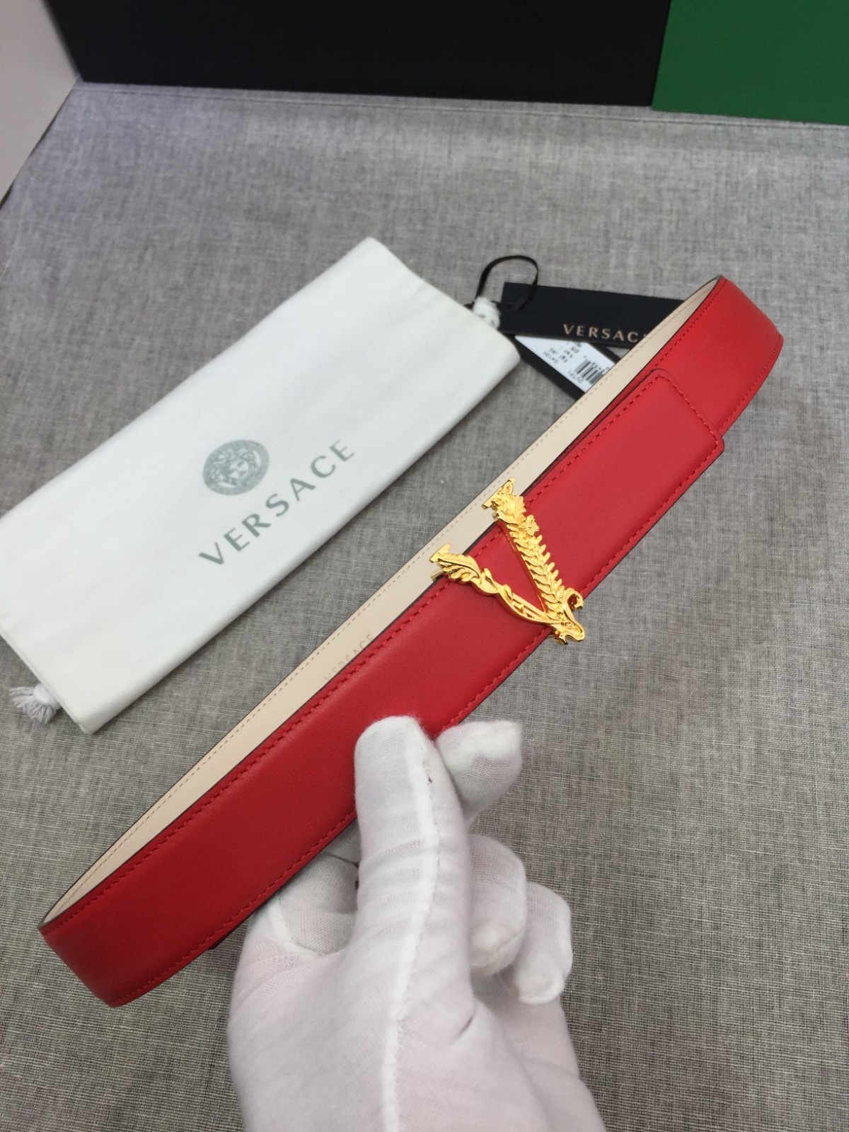 26 Ver sace Belt