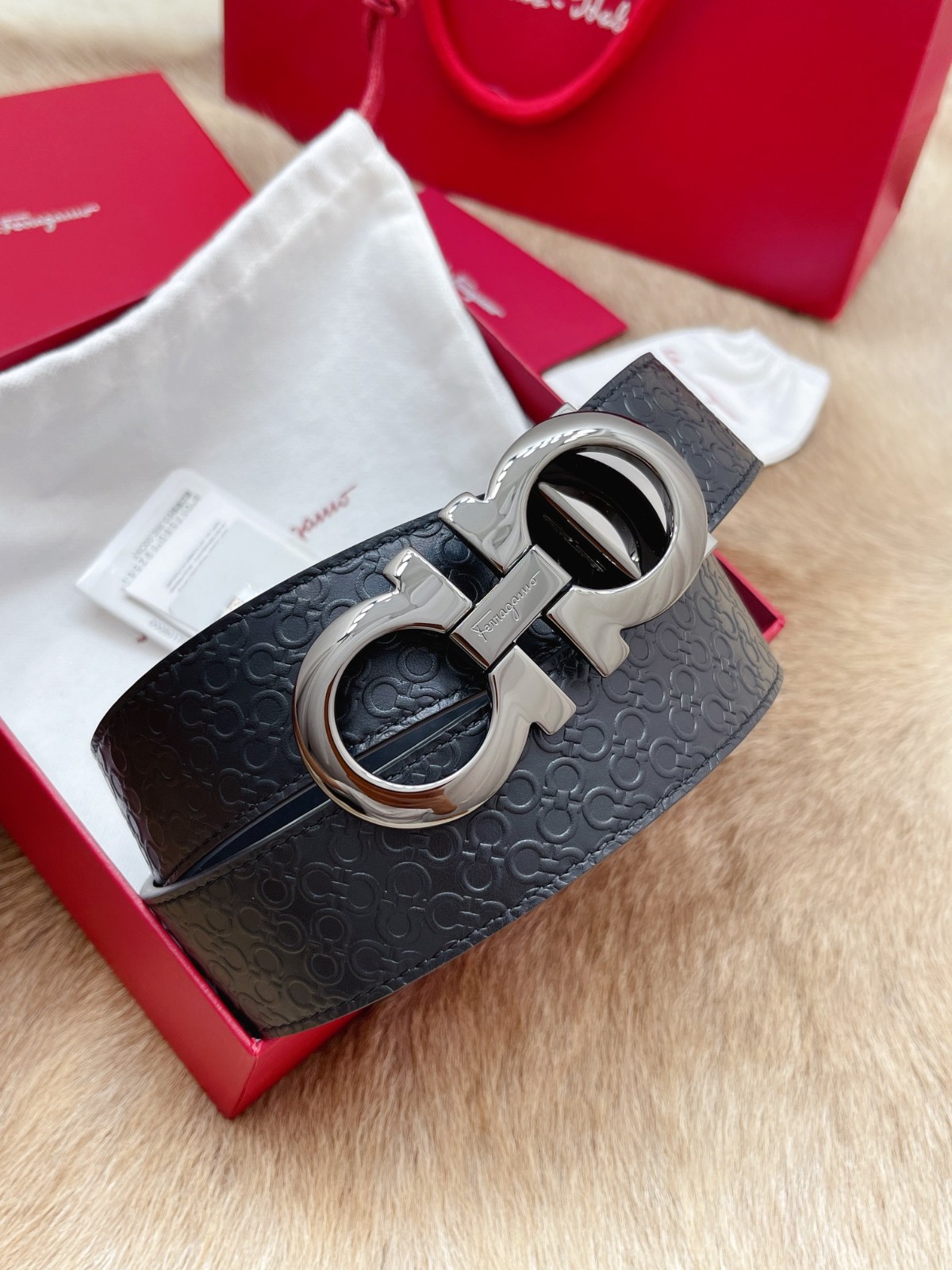 14 Ferra gamo Belt