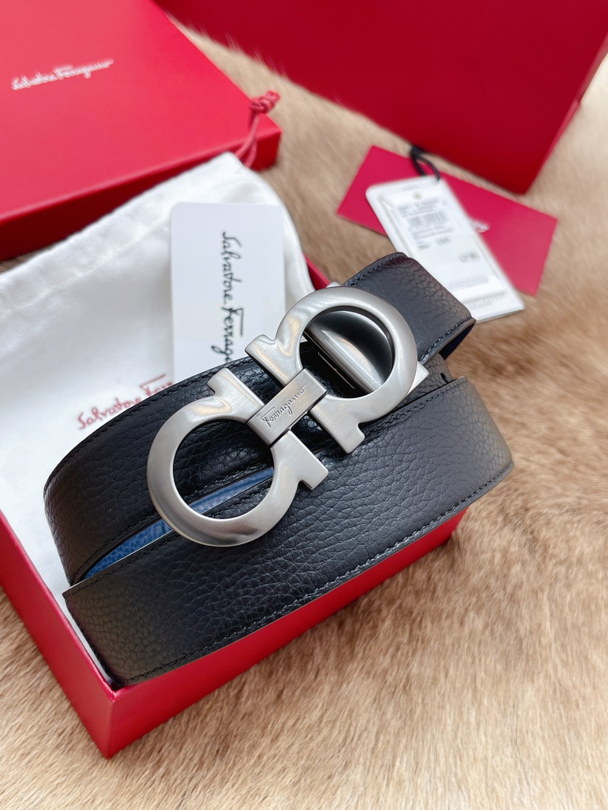 14 Ferra gamo Belt