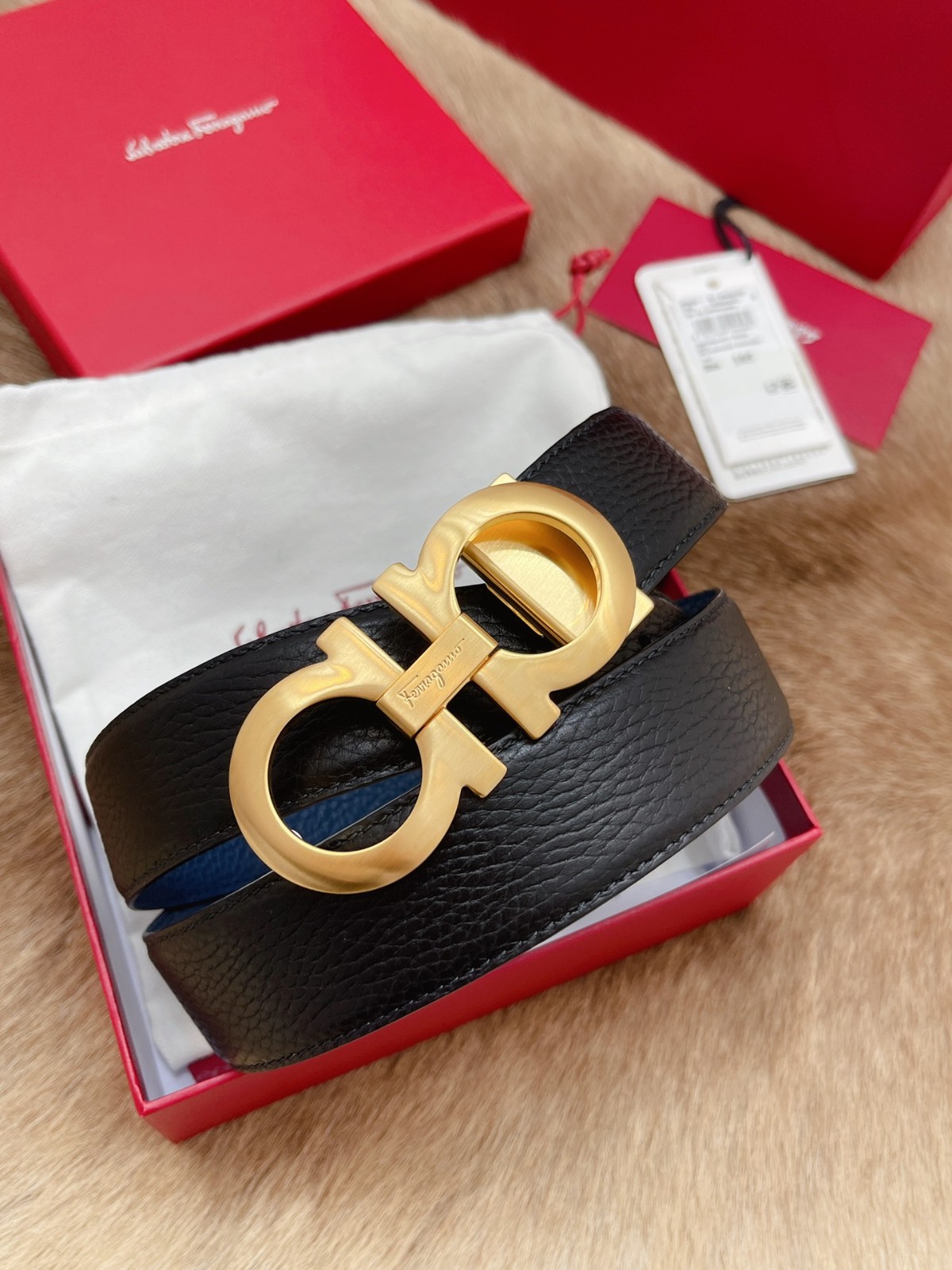 14 Ferra gamo Belt