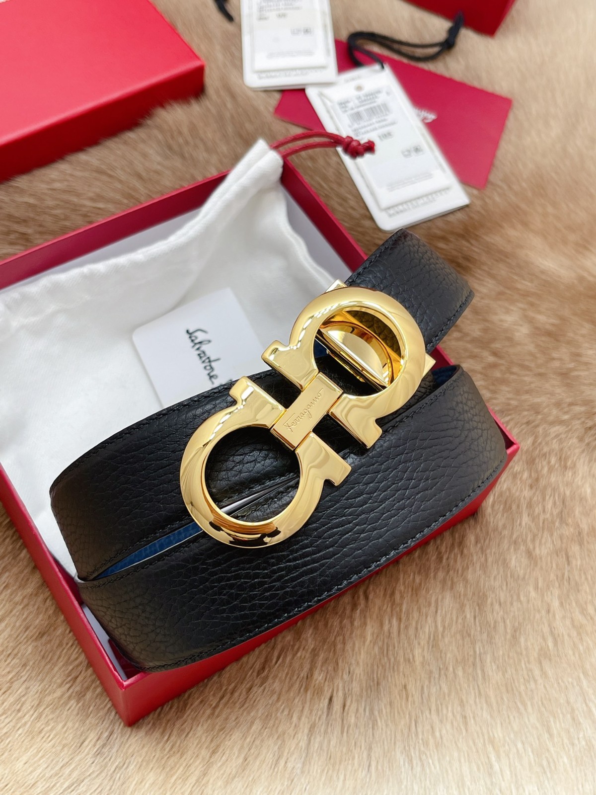 14 Ferra gamo Belt