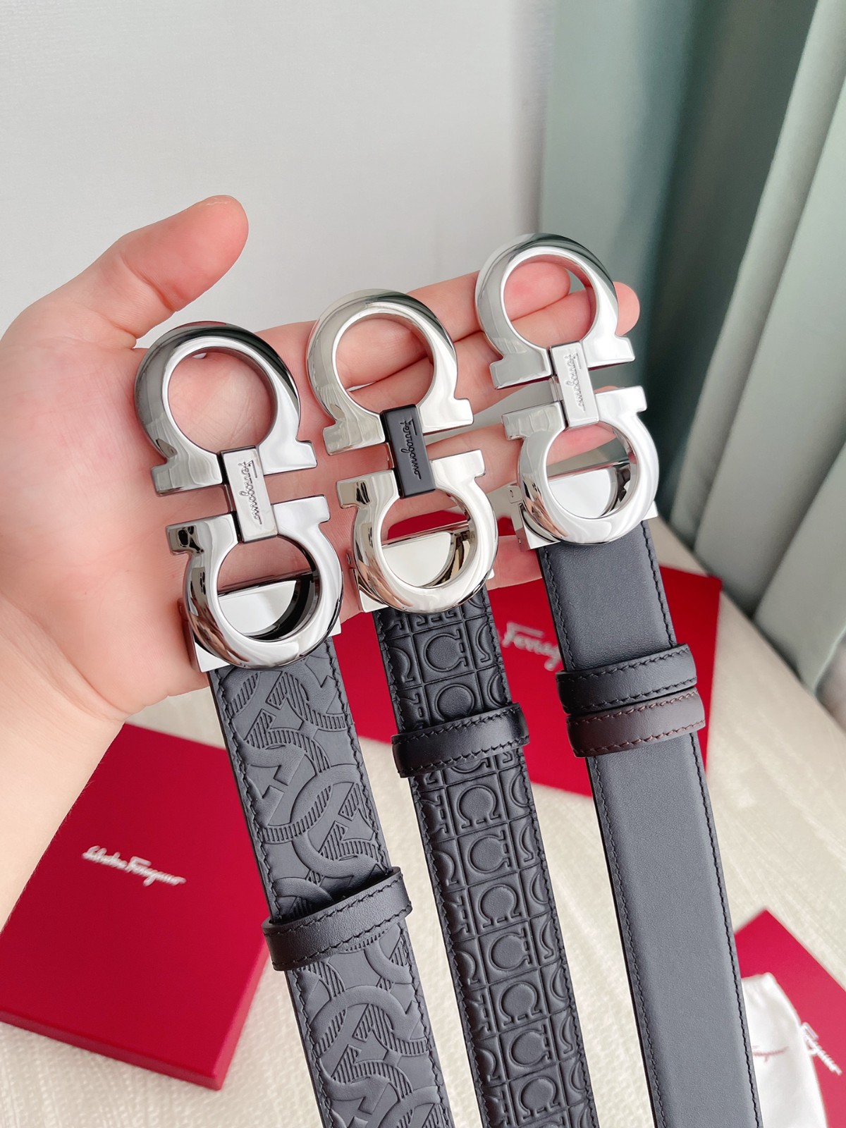 14 Ferra gamo Belt
