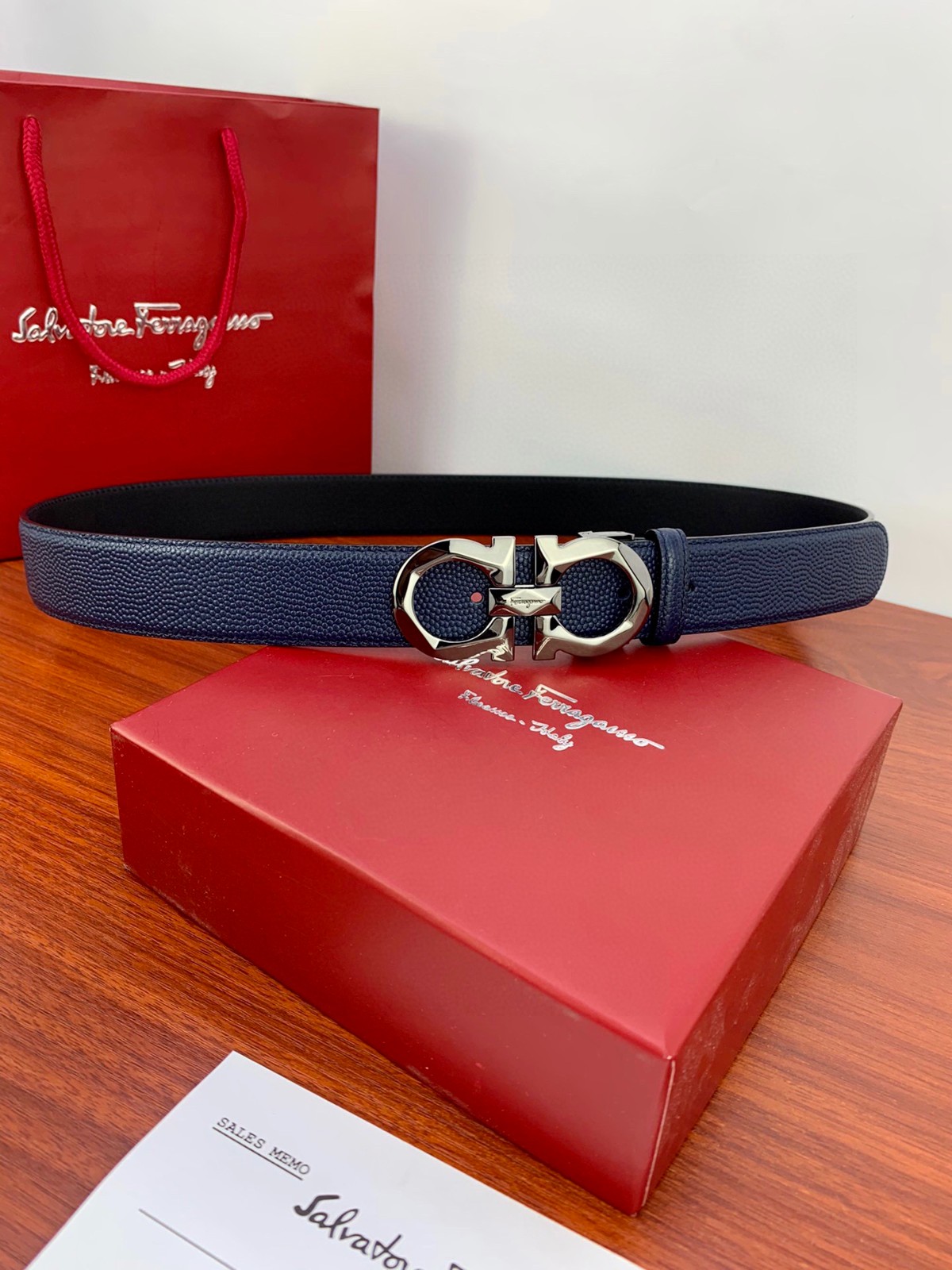14 Ferra gamo Belt