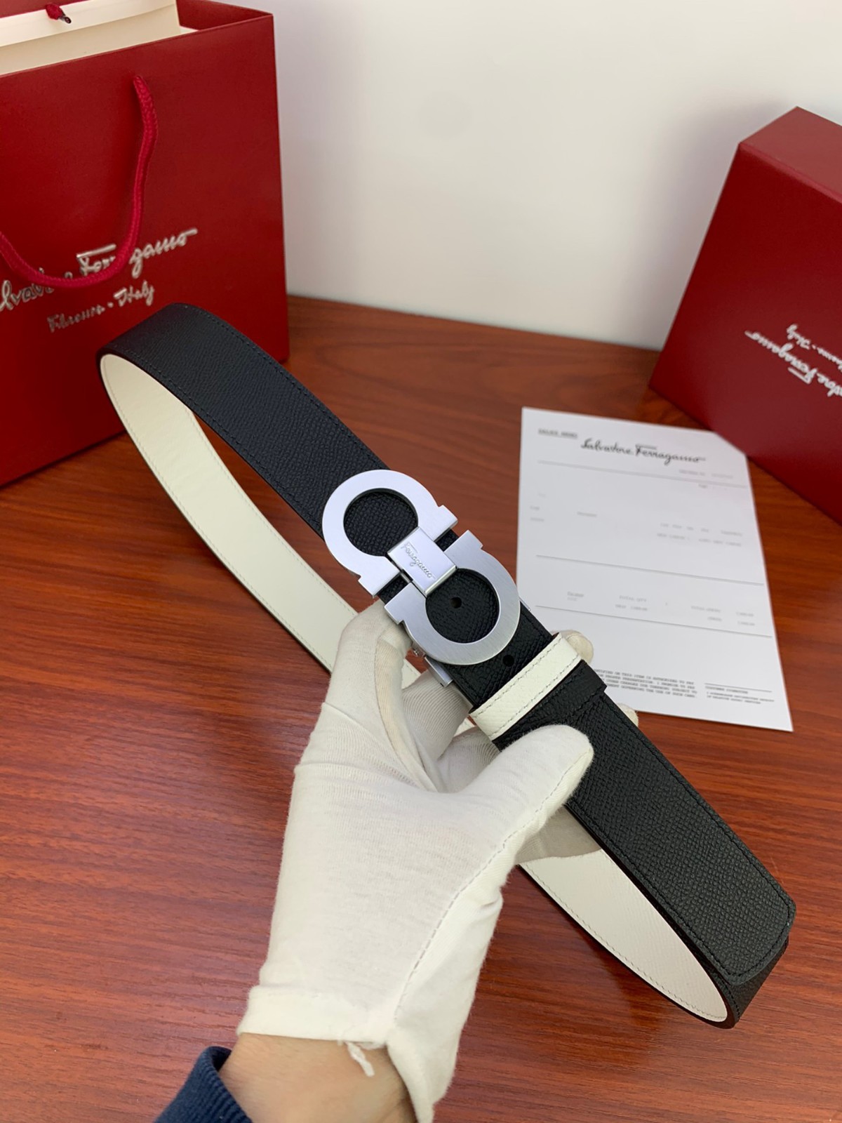 14 Ferra gamo Belt
