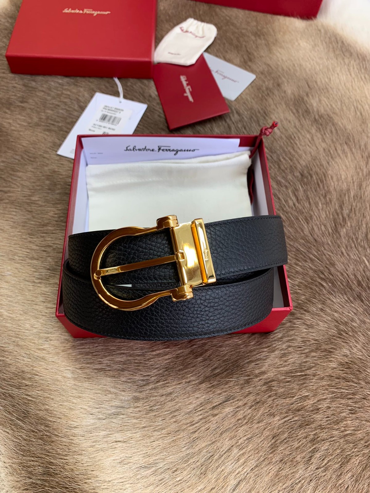 14 Ferra gamo Belt