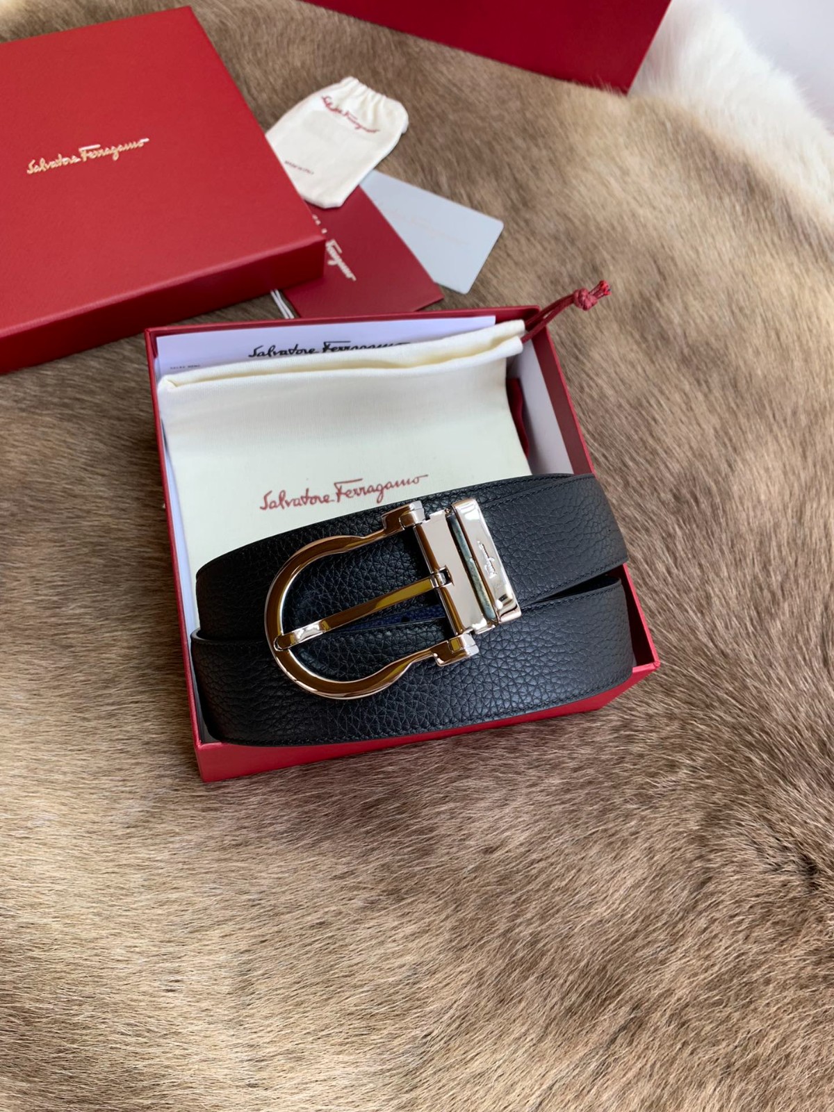 14 Ferra gamo Belt
