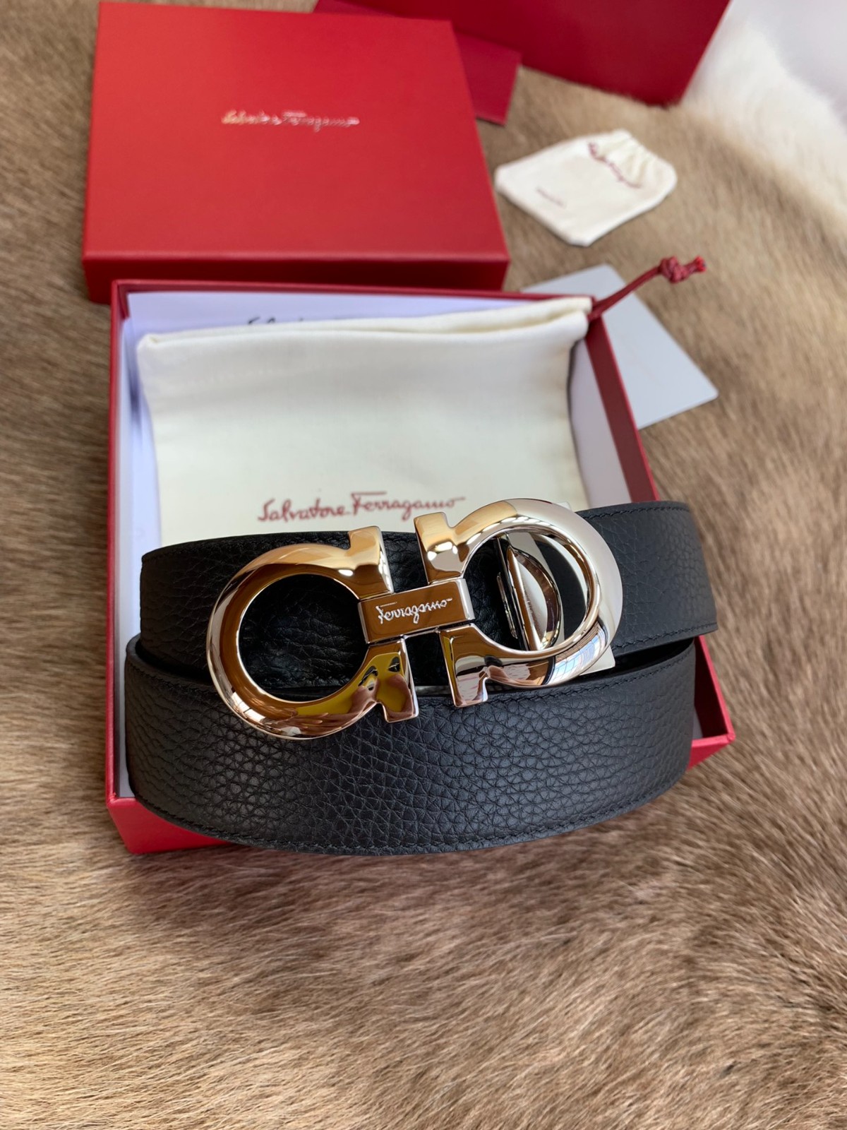 14 Ferra gamo Belt