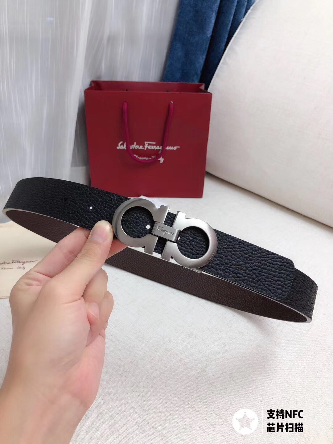 14 Ferra gamo Belt