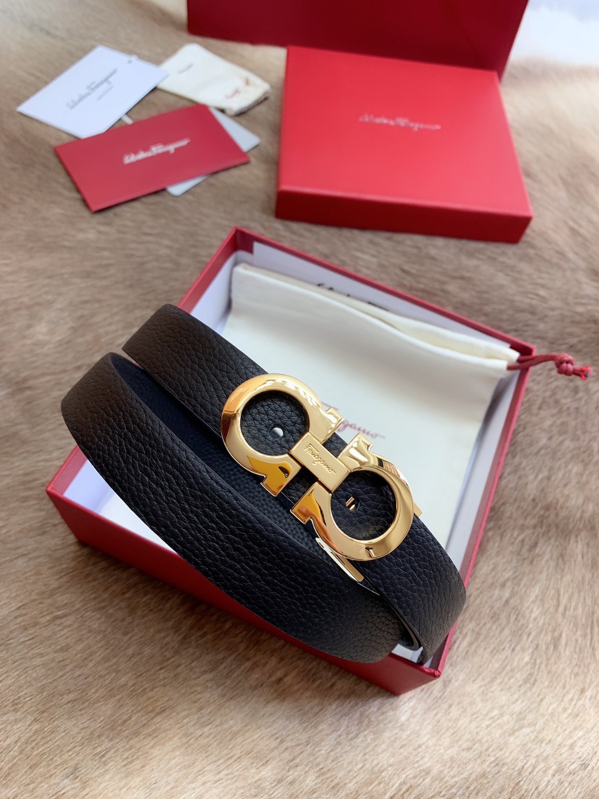 14 Ferra gamo Belt