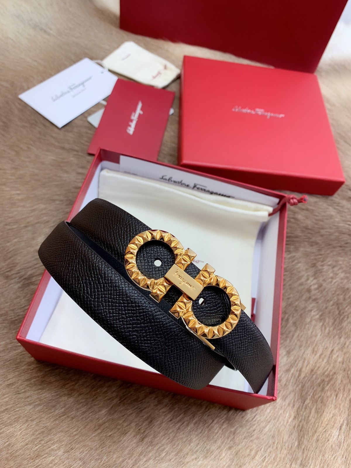 14 Ferra gamo Belt
