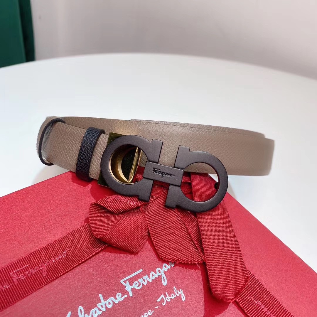 14 Ferra gamo Belt