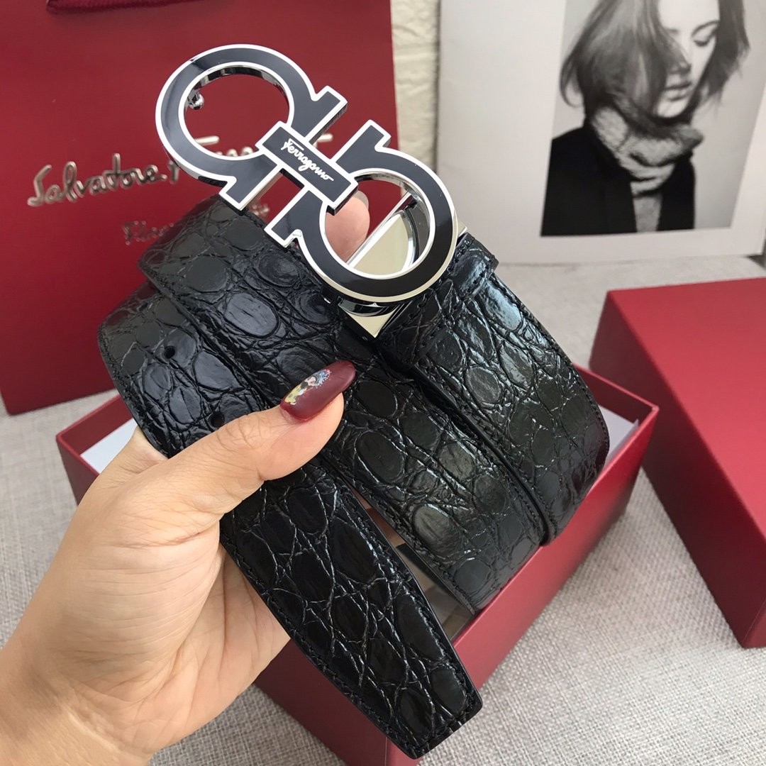 14 Ferra gamo Belt
