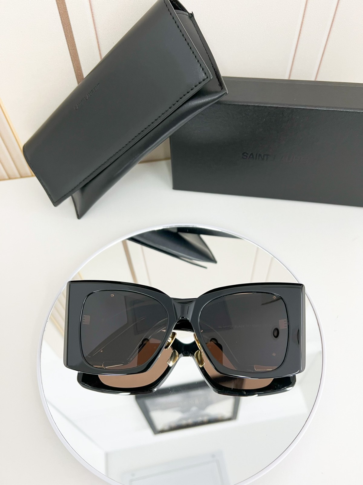 267 032#303-Glasses-01-2023SS