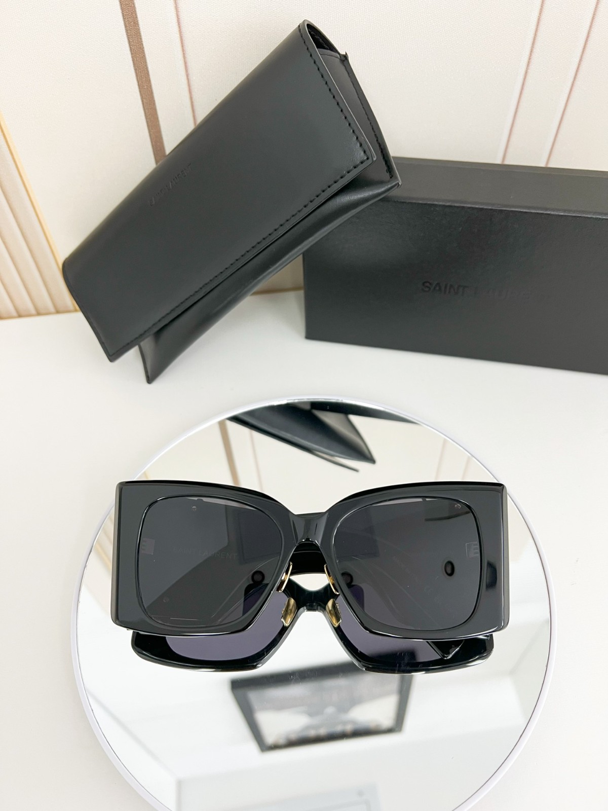 267 032#303-Glasses-01-2023SS
