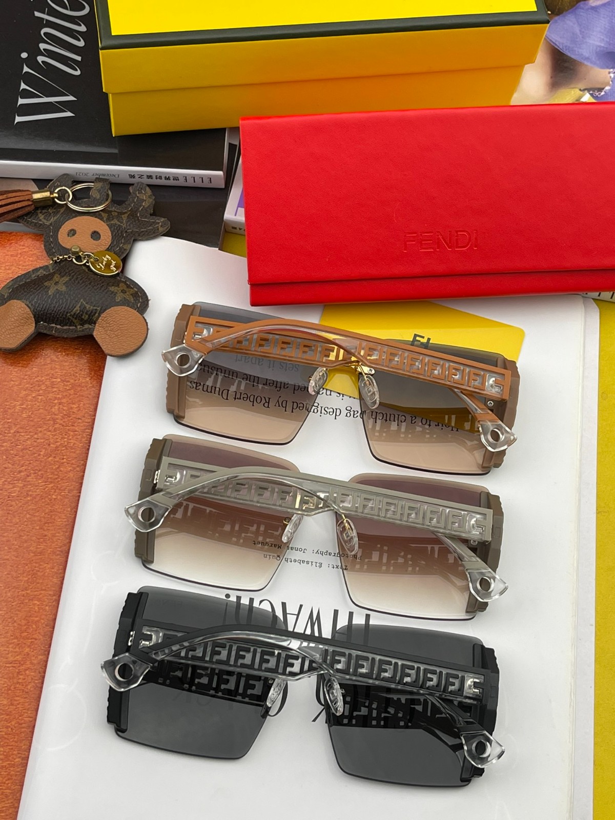 262 027#303-Glasses-01-2023SS