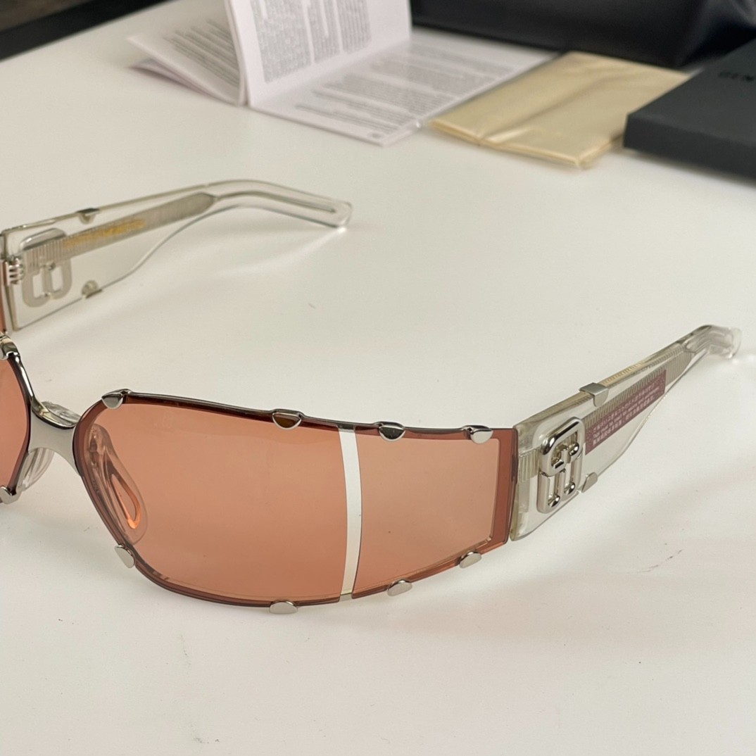 251 016#303-Glasses-01-2023SS