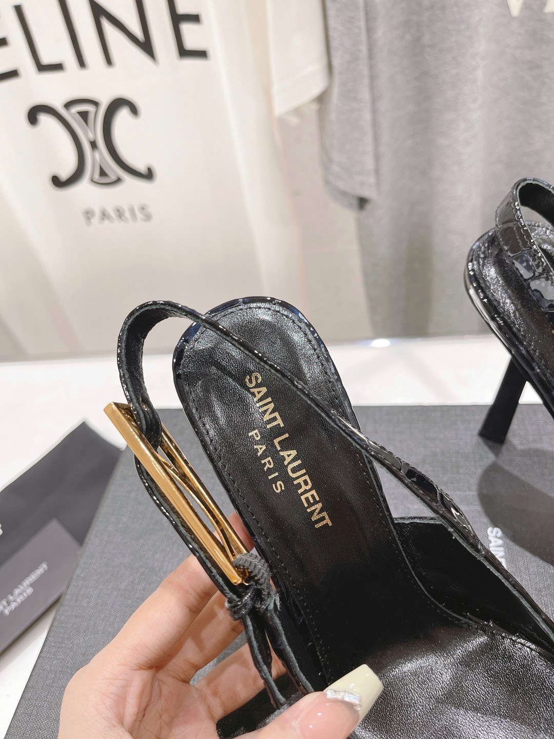 028 351123116 SIZE 35-40