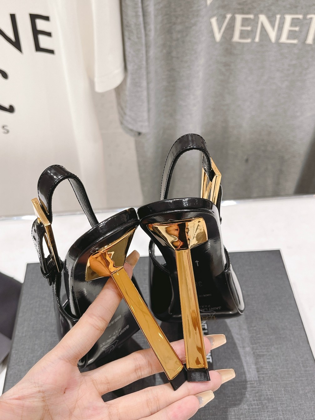 025 351123116 SIZE 35-40