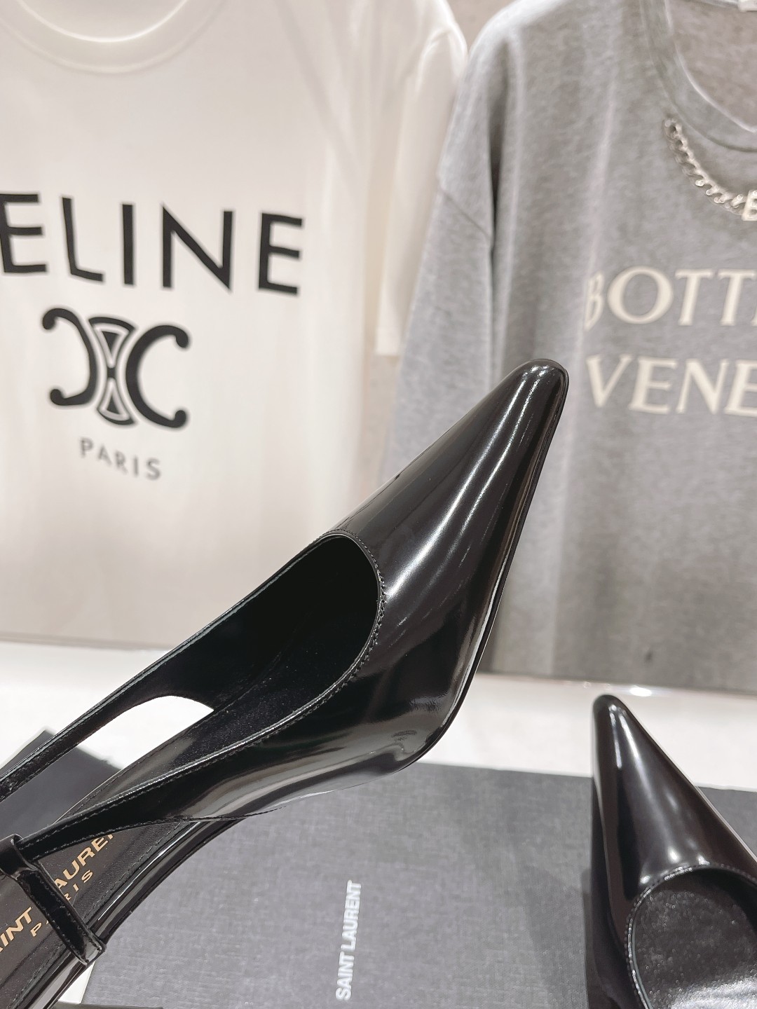020 33123111 SIZE 35-40