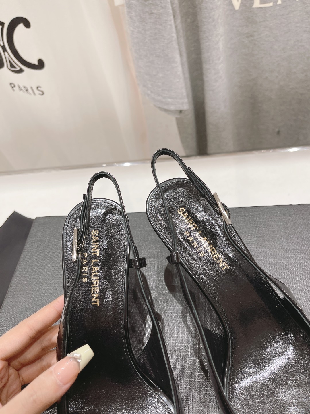 020 33123111 SIZE 35-40