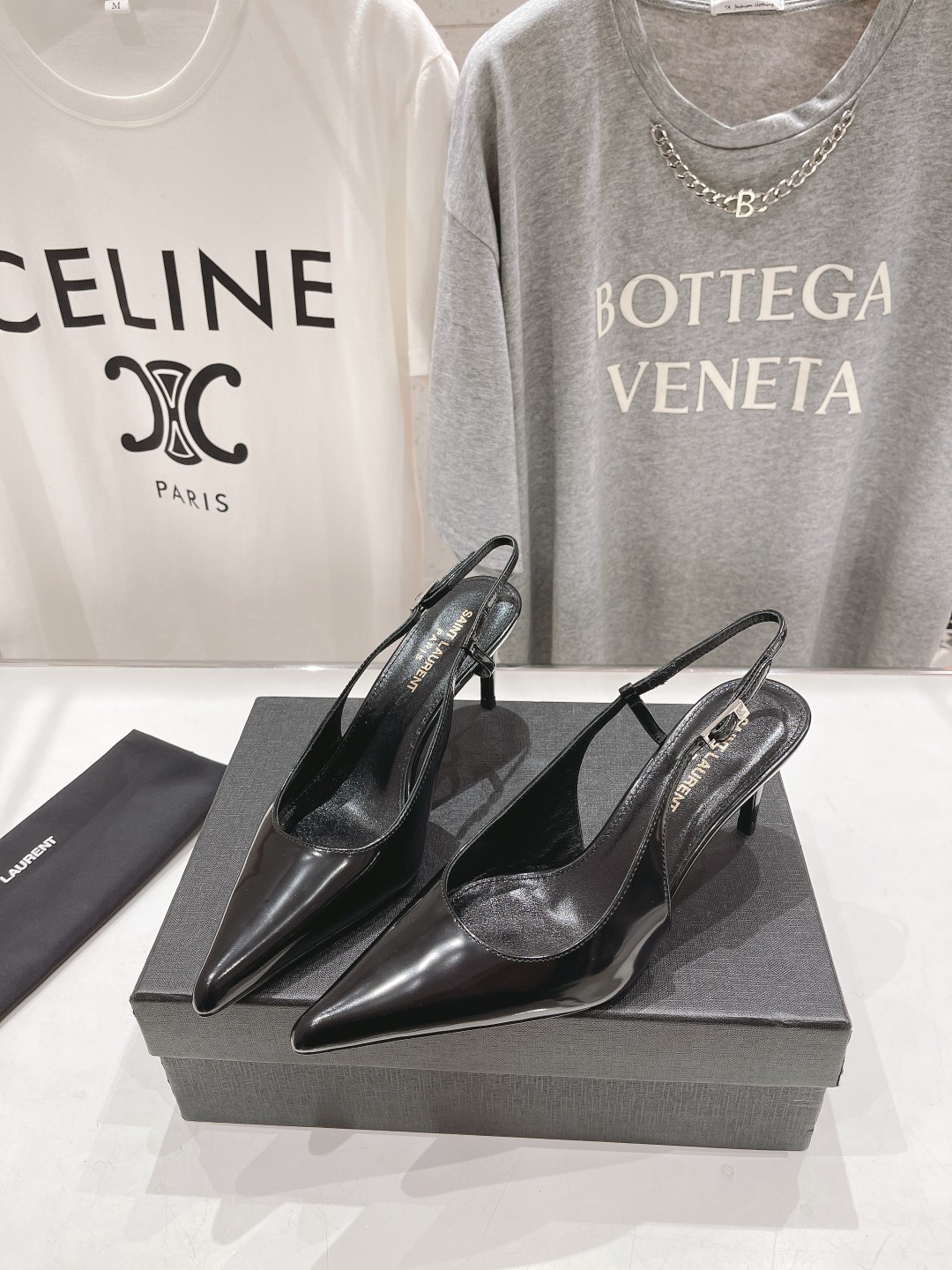 020 33123111 SIZE 35-40