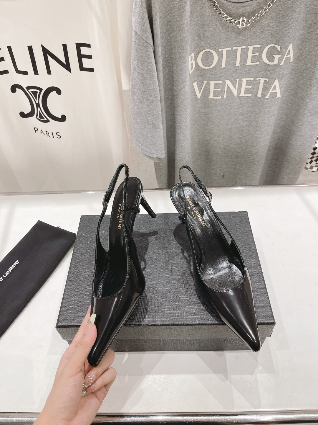 020 33123111 SIZE 35-40