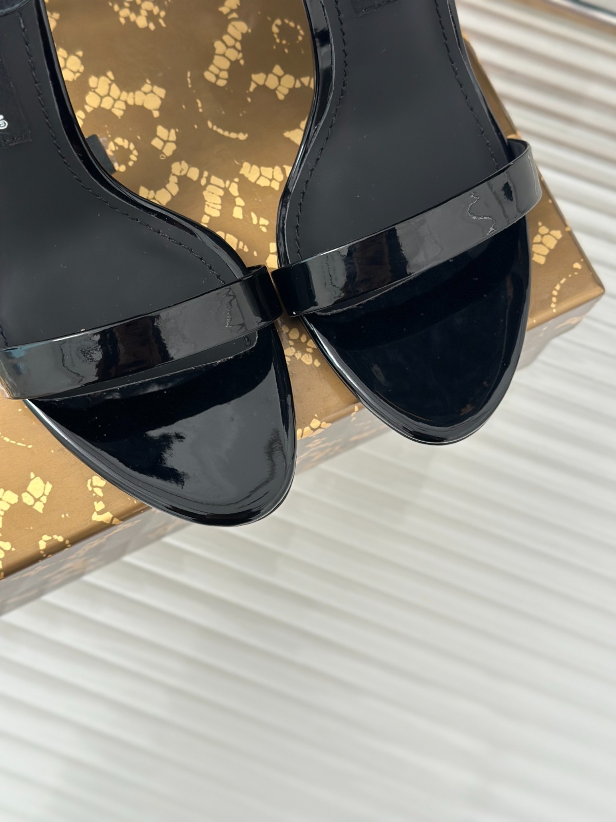 027 321123109 SIZE 35-41
