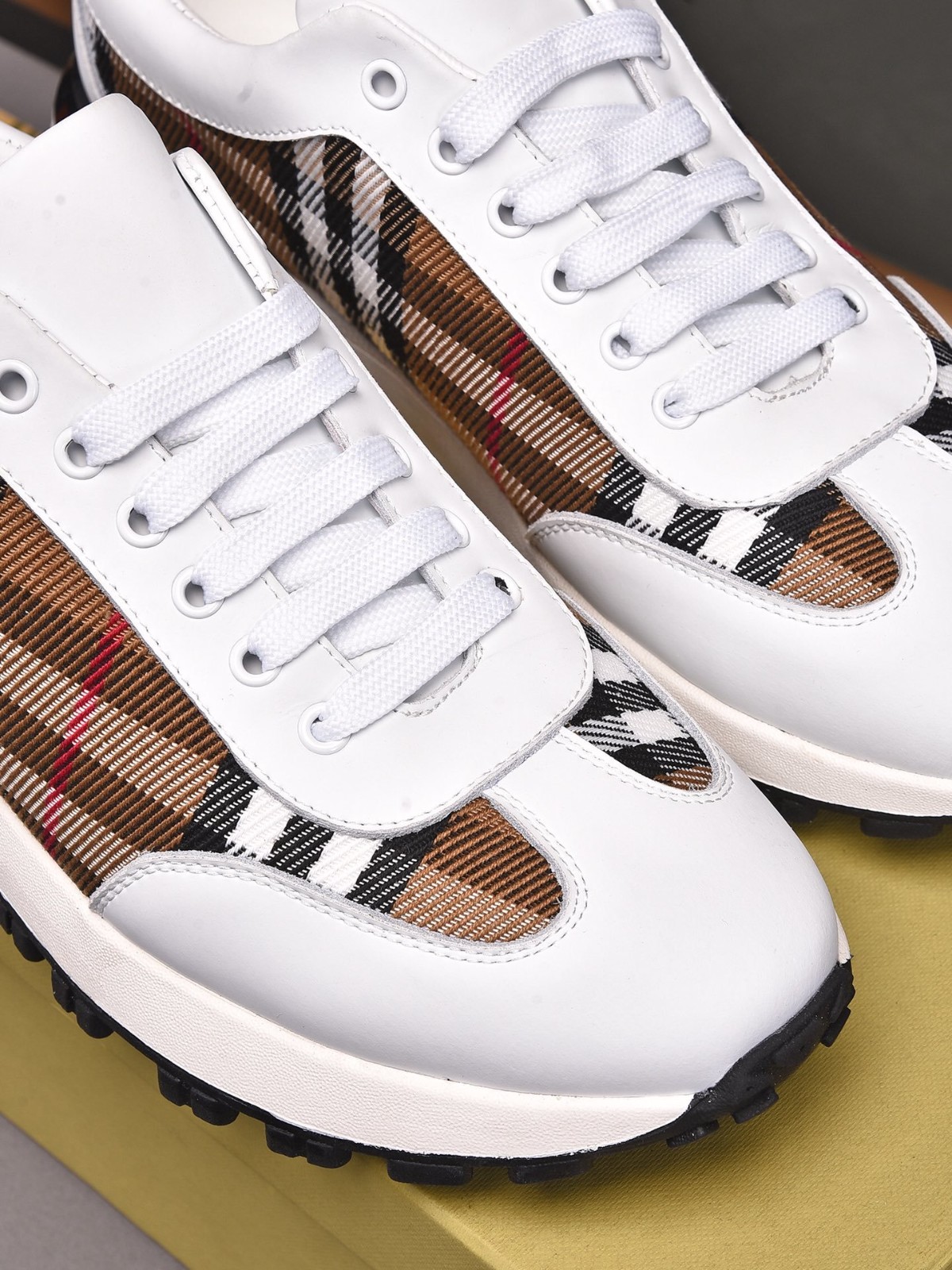 68 098#004-Burberry-shoes-Yupoo-dyoomall-2021SS