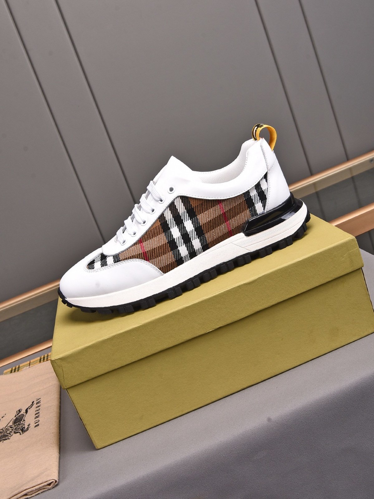 68 098#004-Burberry-shoes-Yupoo-dyoomall-2021SS