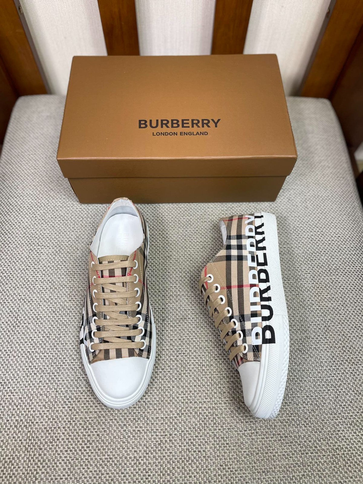 05 007#004-Burberry-01-shoes-Yupoo-2021SS