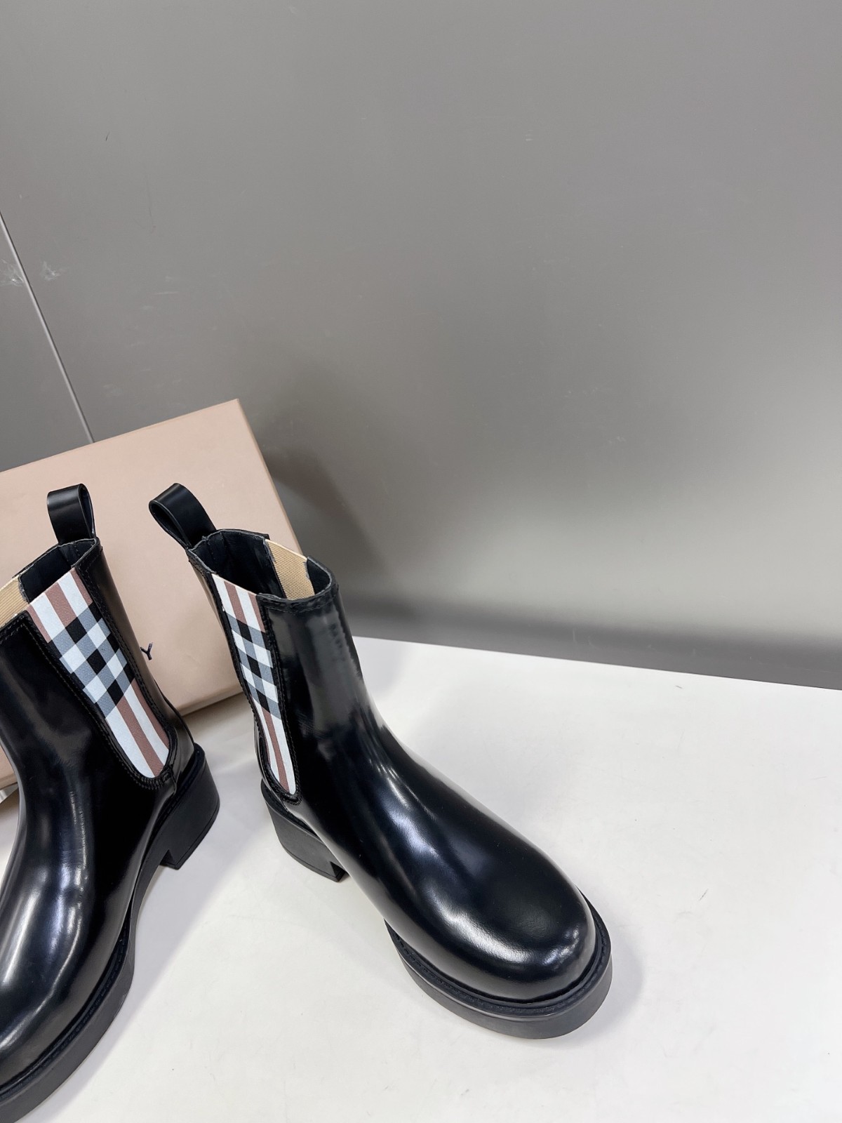 040 040#004-Burberry-Shoes-02-2023SS