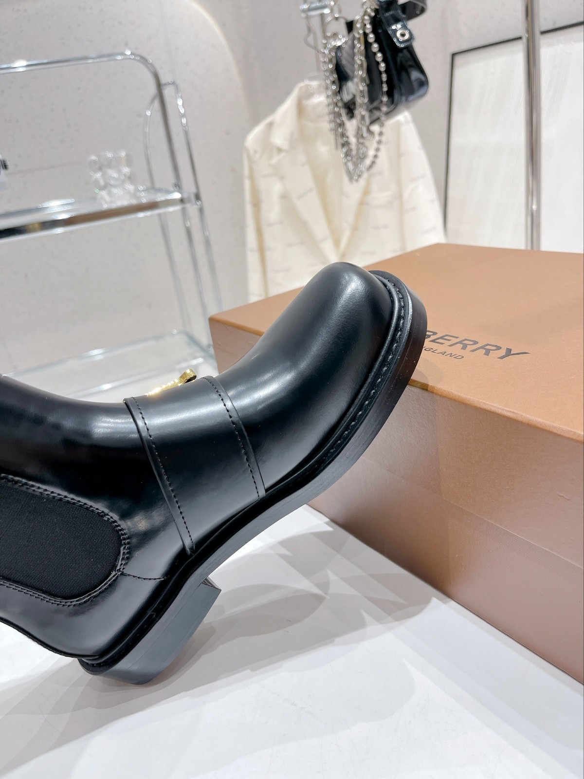 012 012#004-Burberry-Shoes-02-2023SS