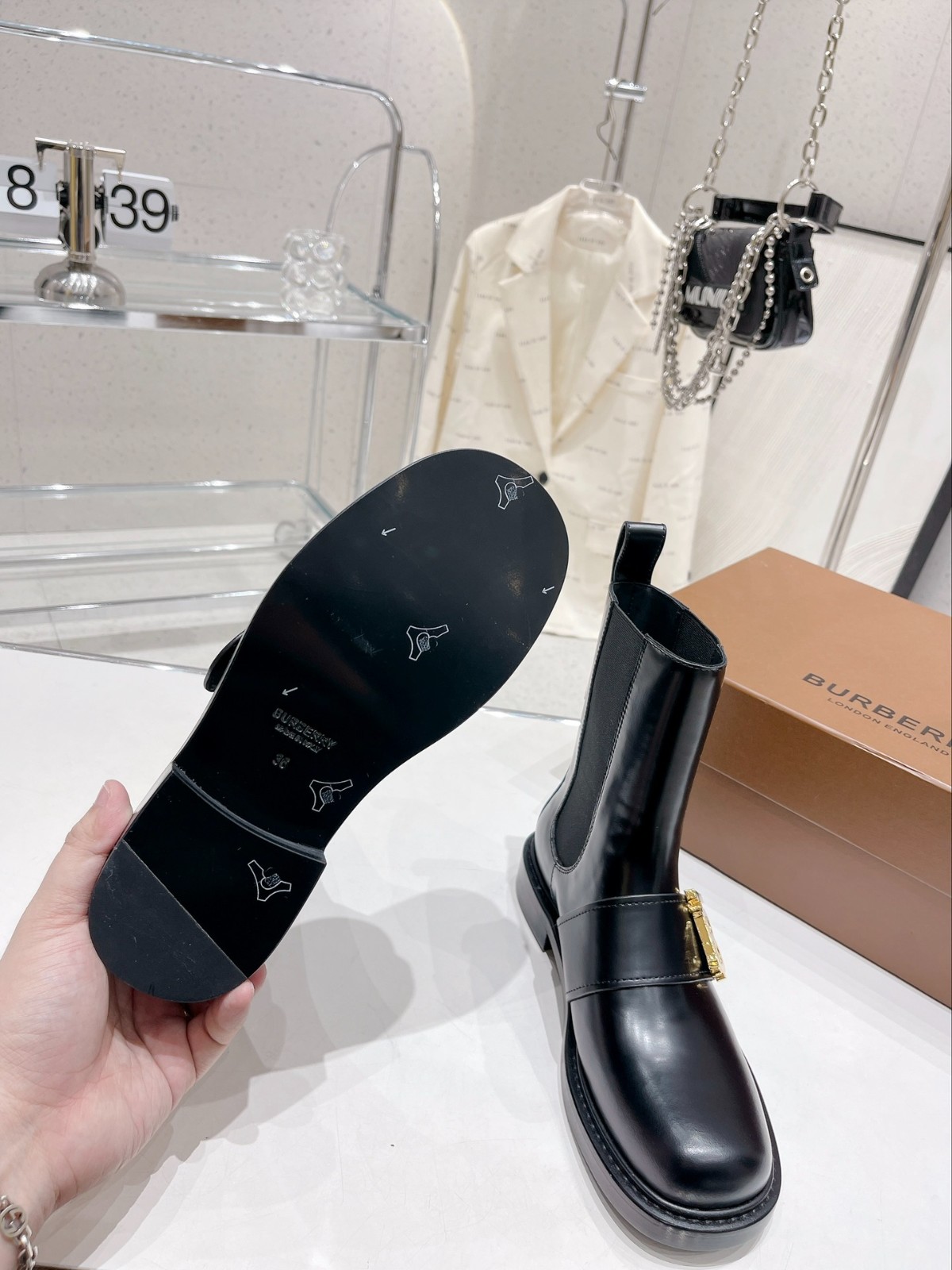 012 012#004-Burberry-Shoes-02-2023SS