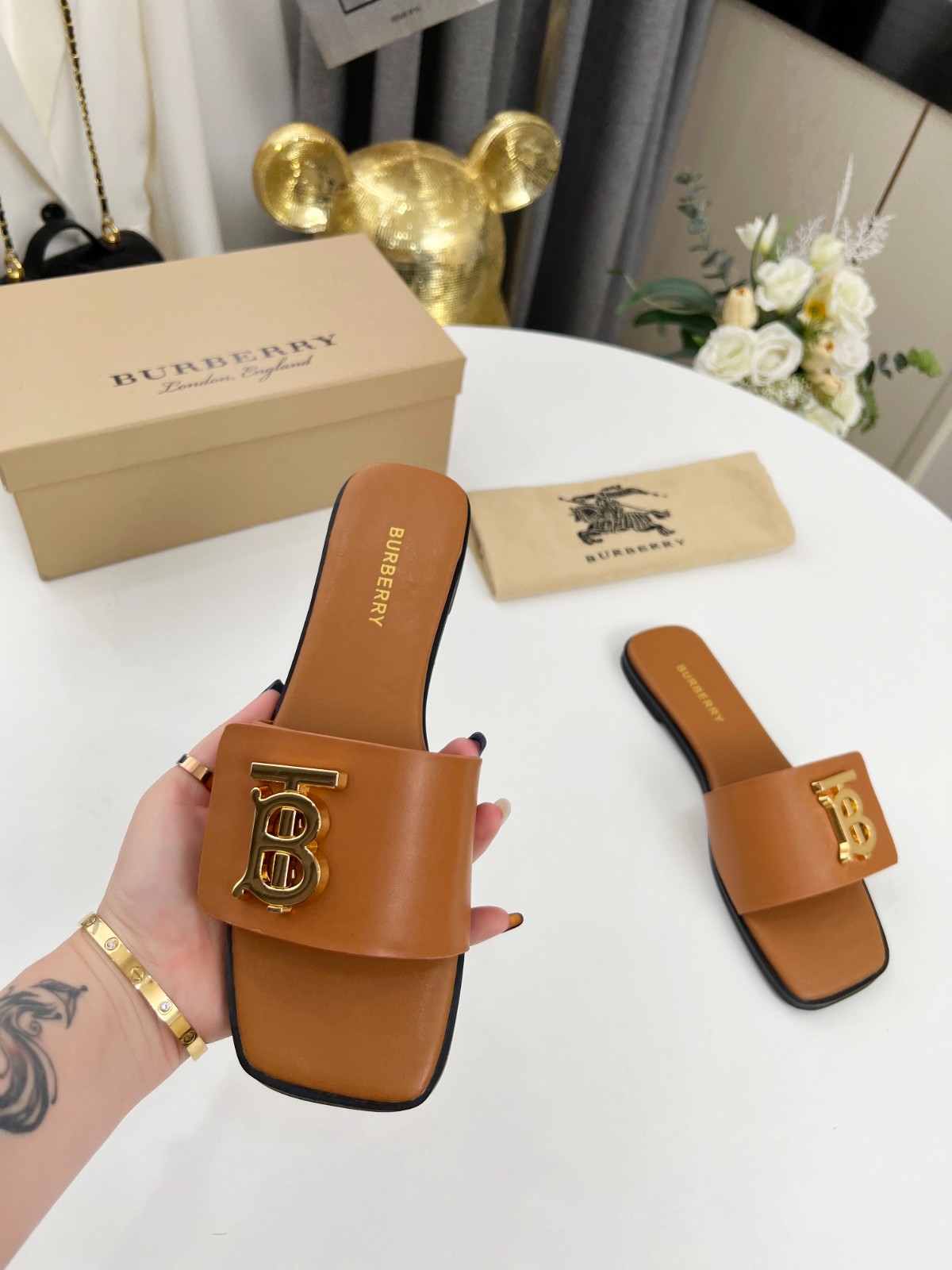 001 001#004-Burberry-Shoes-02-2023SS