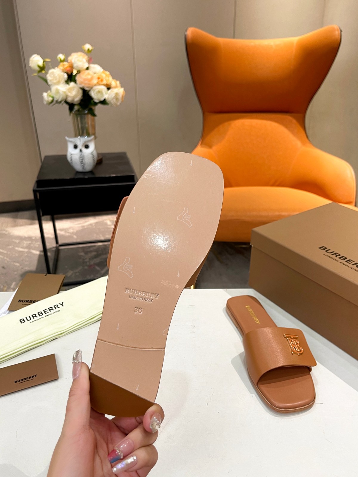 082 25123093 SIZE 35-42