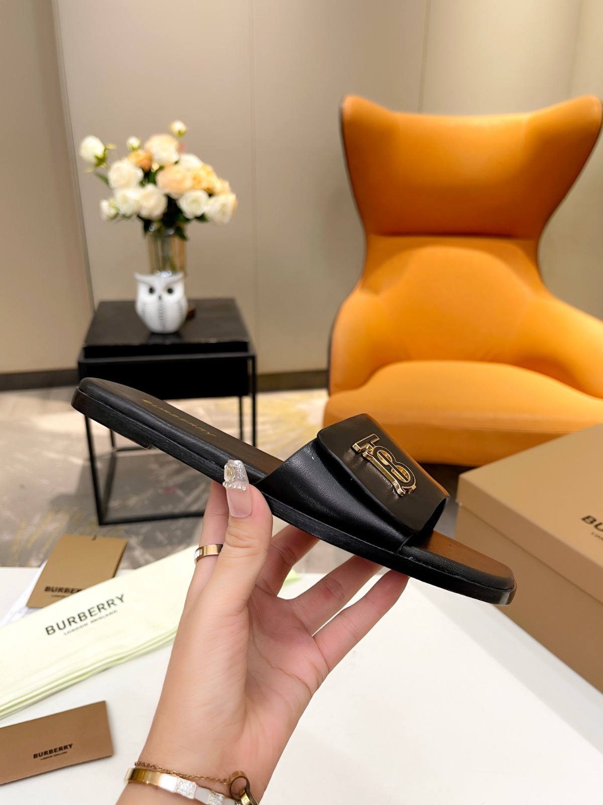 081 25123093 SIZE 35-42