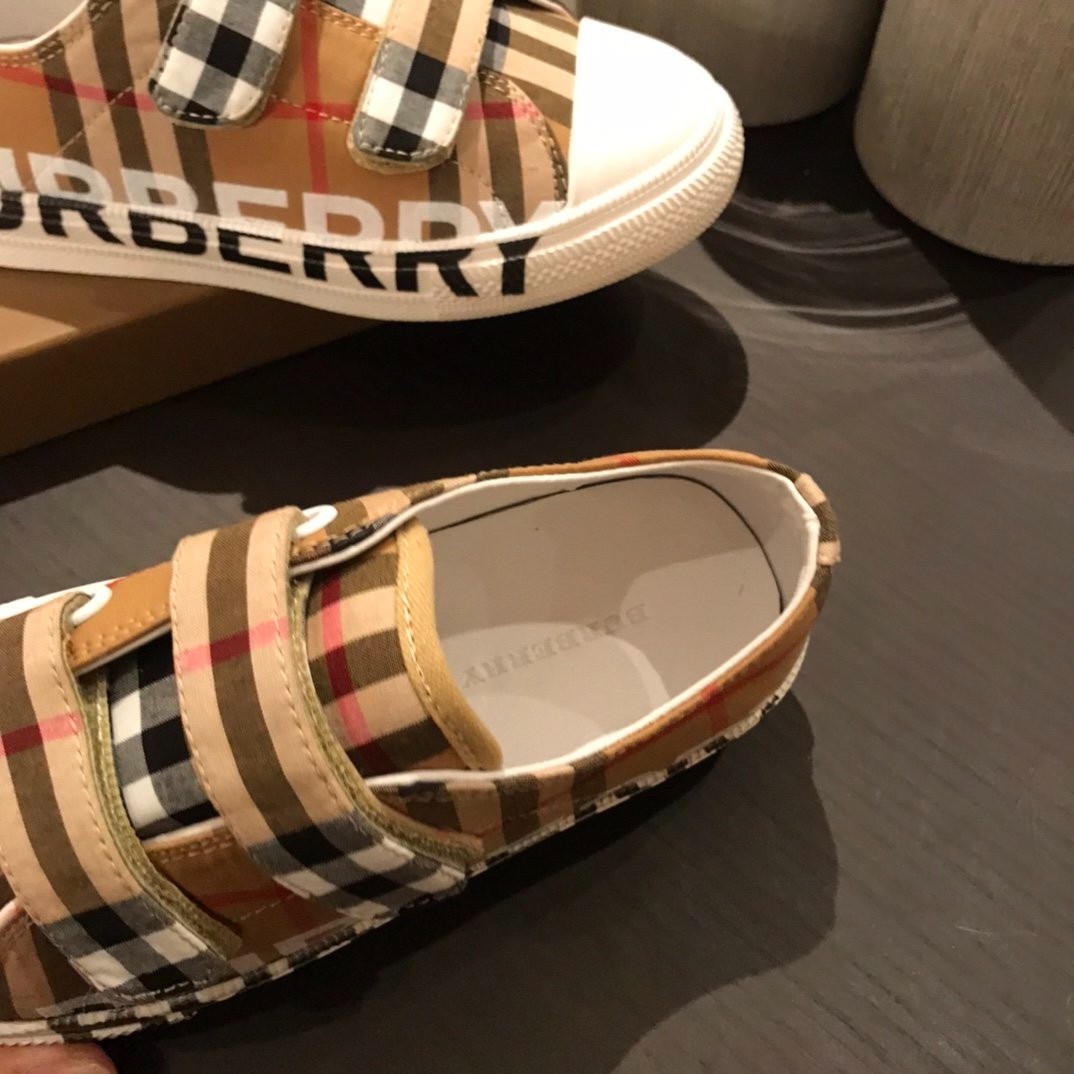 319 273#306 Kids-Shoes-Clothing-Yupoo-dyoomall-2021ss