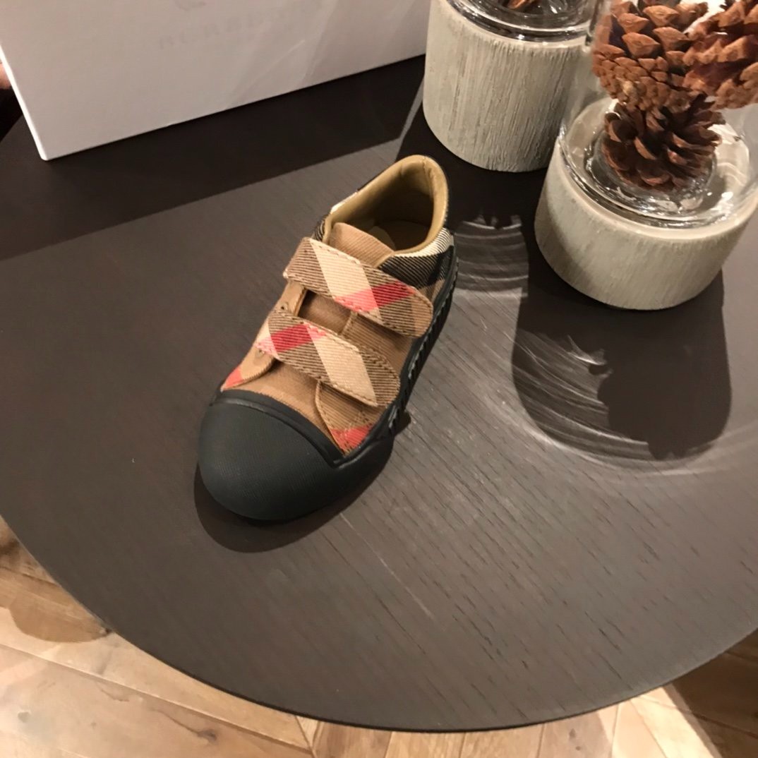 292 162#306 Kids-Shoes-Clothing-Yupoo-dyoomall-2021ss
